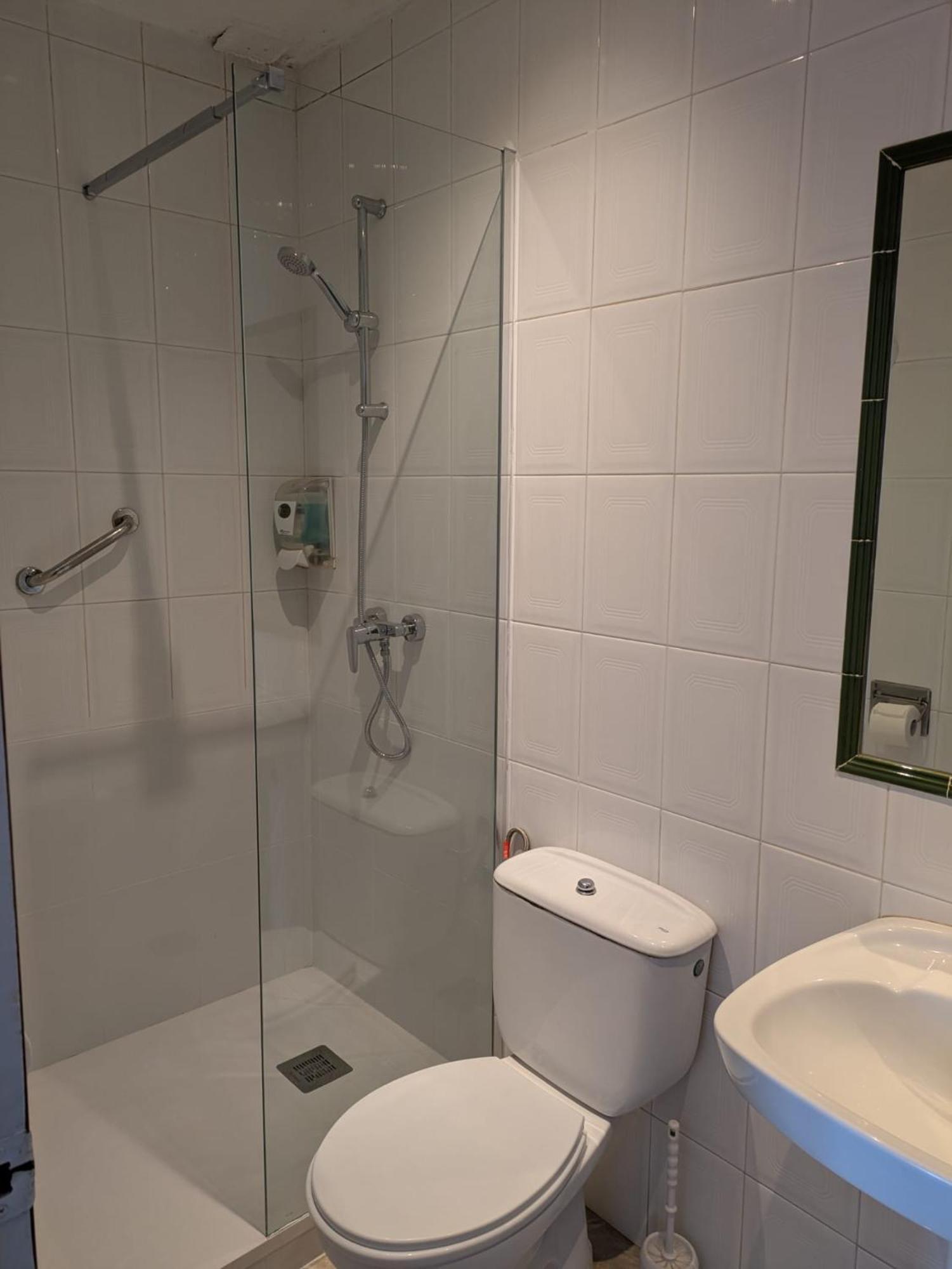 Apartamentos Mitus Canet De Mar Dış mekan fotoğraf
